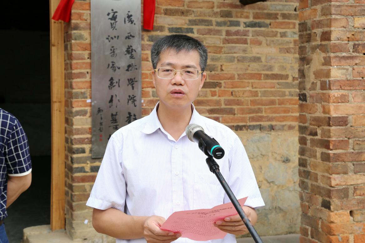 崇左罗彪的最新职务及温馨日常